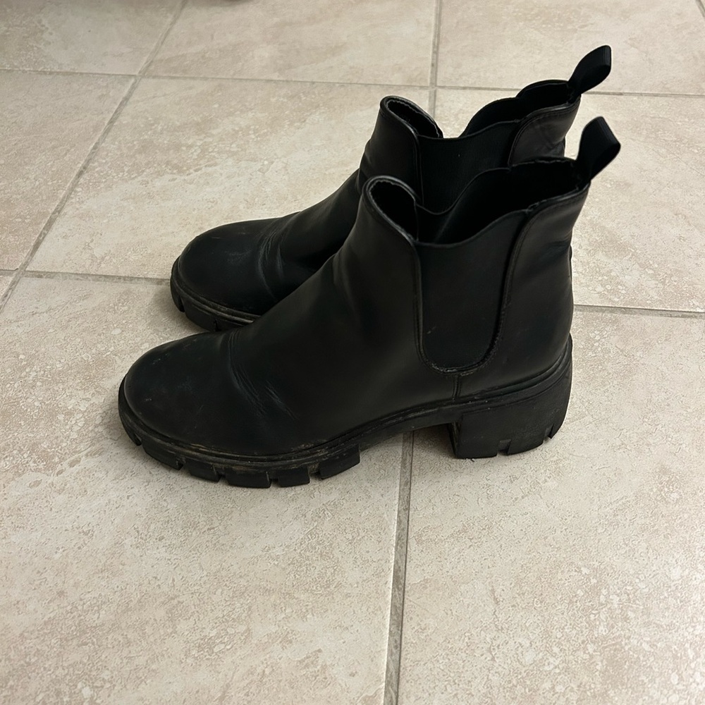 Black Steve Madden boots